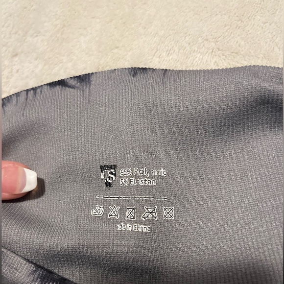 Super flattering SHEIN Scrunch Butt Leggings! - Picture 5 of 5